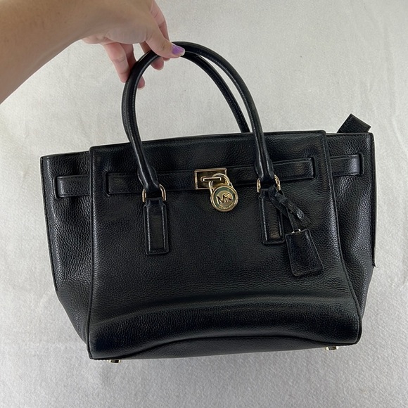 Michael Kors Hamilton Travel Purse Handbag Satchel Black - Picture 1 of 16